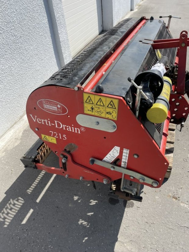 Provzdušňovací stroj Verti-Drain 7215