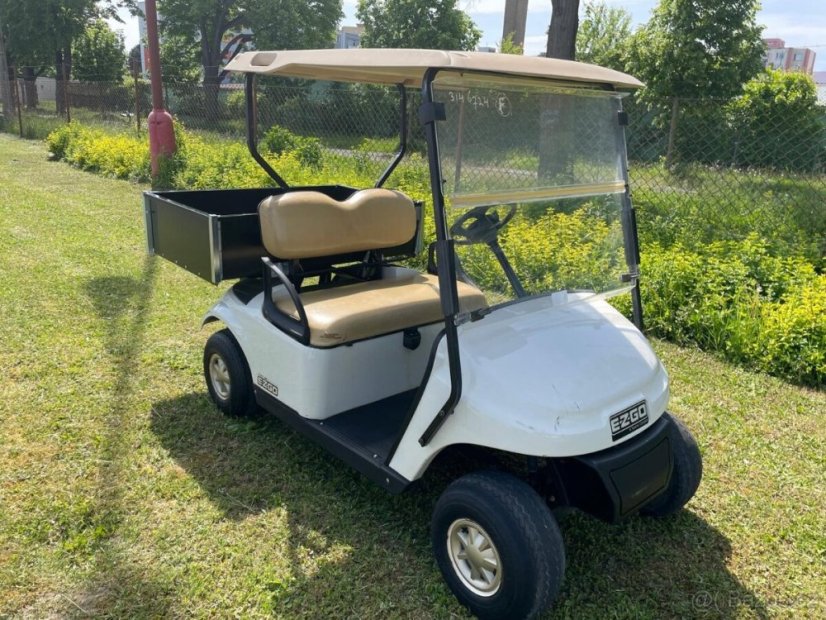 Použitý elektrovozík, pracovní elektrický vozík, EZGO, golfový vozík- bílý